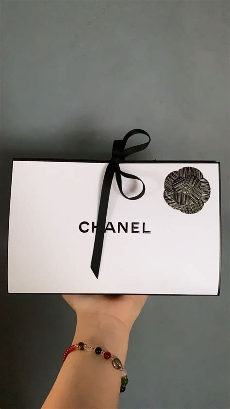 chanel christmas wrapping 2020